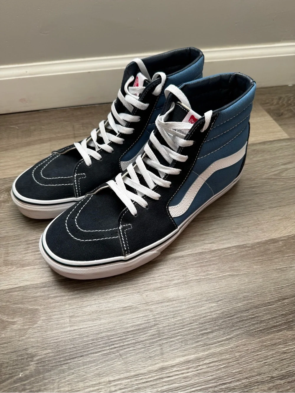 Vans Sk8-Hi Men's High-Top Sneakers in Navy, Black & White Unisex